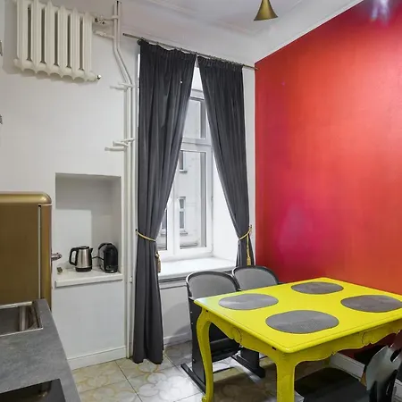 Hello I Stunning Above The Theater Apartment *