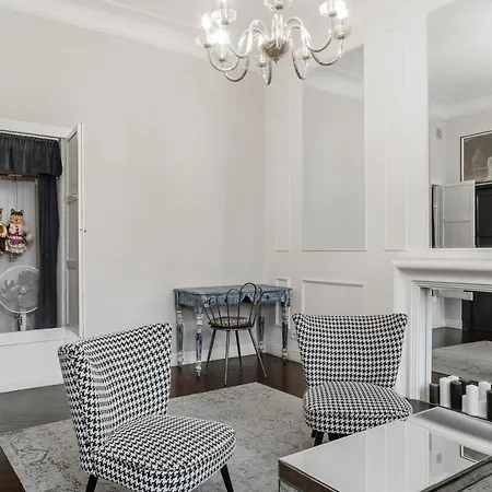 アパート Hello I Stunning Above The Theater