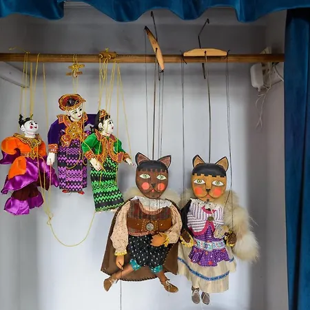 Hello I Stunning Above The Theater ワルシャワ