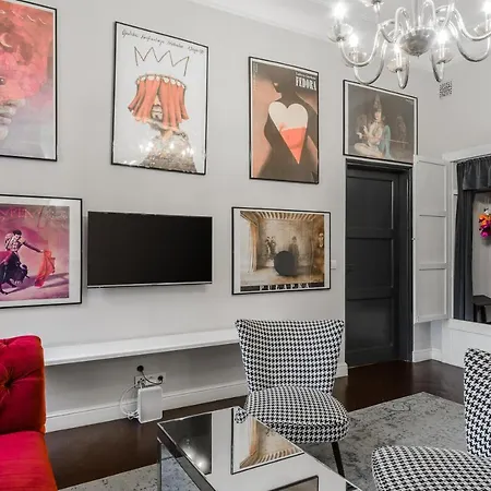 Apartamento Hello I Stunning Above The Theater