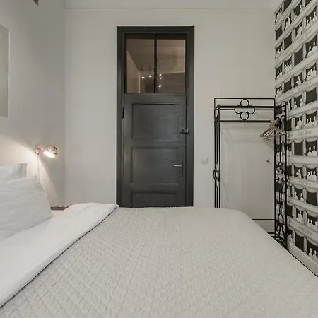 Διαμέρισμα Hello I Stunning Above The Theater *